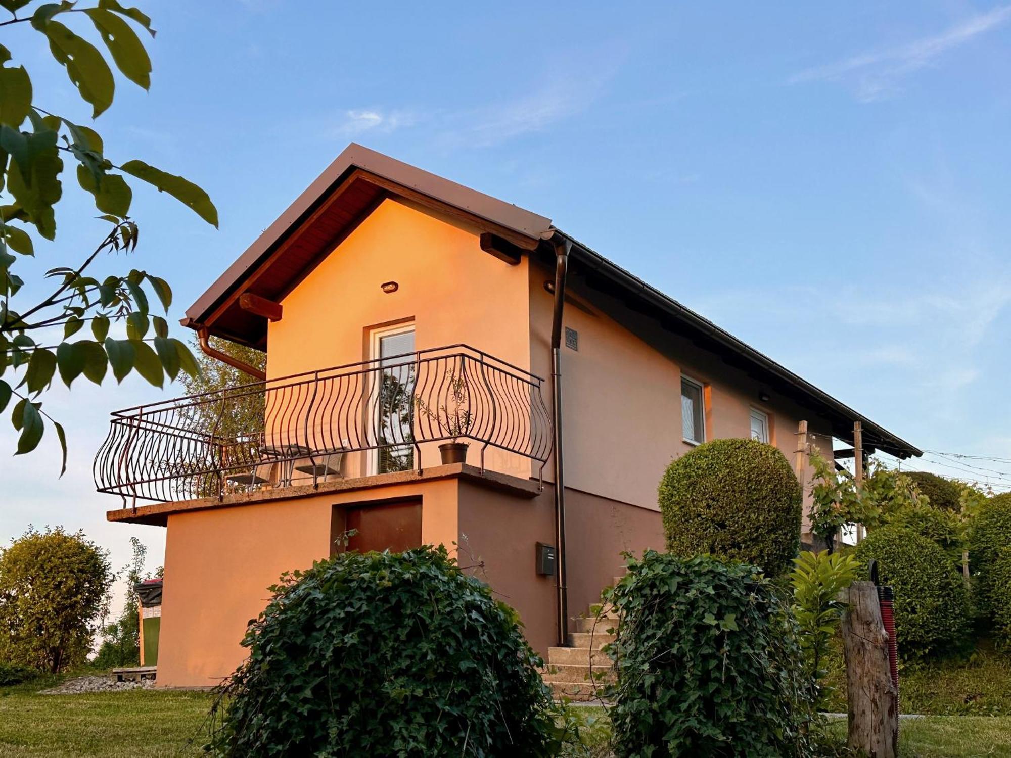 Holiday House Tomajna 포들레흐니크 외부 사진